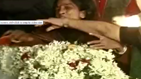 Nữ sinh 16 tuổi bị hiếp dâm tập thể và thiêu chết