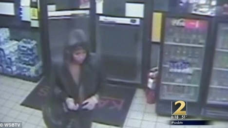 Nữ ca sĩ đâm chết nhân viên bán hàng để cướp tiền