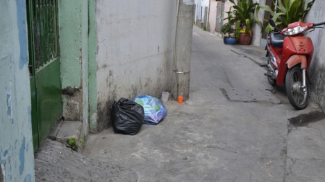 Phát hiện thi thể bé sơ sinh bị siết cổ trong túi nilông