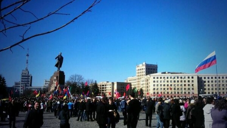 Hai thành phố lớn ở miền Đông Ukraine tuyên bố độc lập