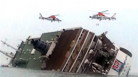 Cập nhật: 2 người chết, 293 người mất tích trong vụ chìm phà ở Hàn Quốc