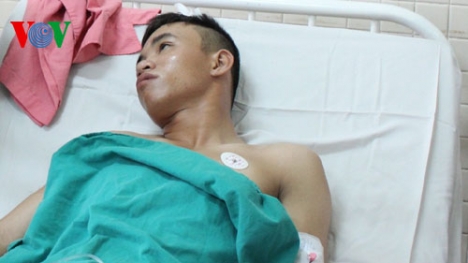 Bắt cướp, một bảo vệ bị đâm trọng thương