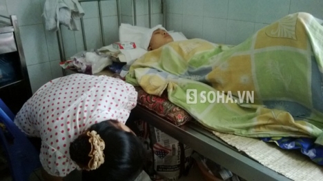 Sản phụ bị bố chồng chém 10 nhát: Đứa trẻ không bị thương