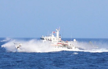 Tình hình biển Đông mới nhất ngày 19/5: Tàu TQ tiếp tục dùng vòi rồng uy hiếp tàu VN