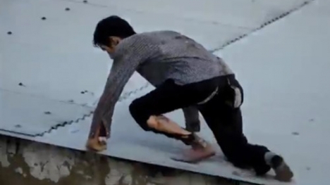 Gã trai điên cuồng phóng hỏa, đốt nhà bạn gái vì 2 lượng vàng?