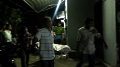 Cô giáo đâm chết học sinh cũ rồi đứng cười