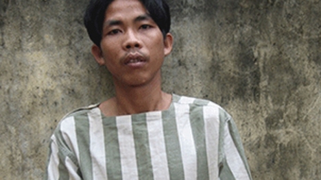 Thi thể người phụ nữ khỏa thân dưới giếng hoang