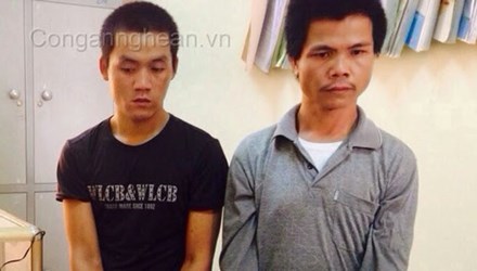 Hai “ông trùm” vào khách sạn xả hơi gặp ngay nữ trinh sát