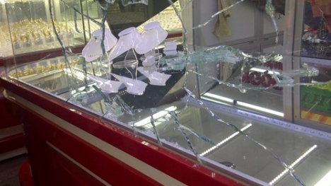 Cướp tiệm vàng giữa ban ngày gây rúng động Sài Gòn