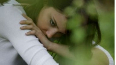 Chồng bỏ đi với bồ, vợ ở lại chăm mẹ chồng như mẹ đẻ