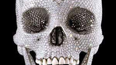 Chiếc đầu lâu nạm 9000 viên kim cương gây sốc trên thế giới