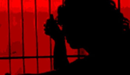 Vợ dùng giao đâm chết chồng vì đôi dép