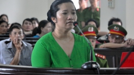 Vợ công an xã giết người đốt xác: Thêm hai tội danh mới