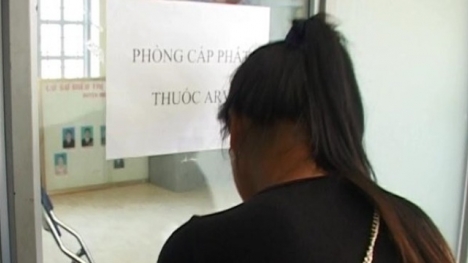 Phạt nặng kẻ sống với người tình tuổi teen nhưng giấu mình bị HIV