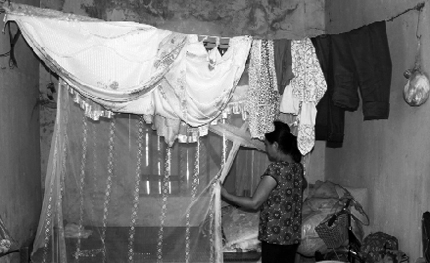 Lý lịch của kẻ bệnh hoạn hiếp dâm cô gái trước mặt chồng