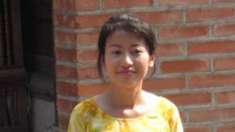 Trao nhẫn cho người yêu đã mất để nên duyên vợ chồng