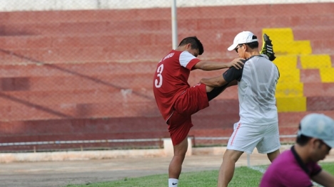 HLV Graechen 'đuổi' Đông Triều khỏi sân tập của U19 Việt Nam
