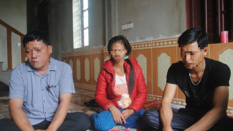 Bé 12 ngày tuổi chết sau tiêm vacxin: Khai quật mộ tìm nguyên nhân