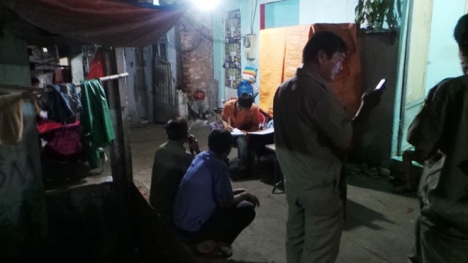 Chồng treo cổ tự tử, vợ 'hờ' mang xác trả về cho người thân