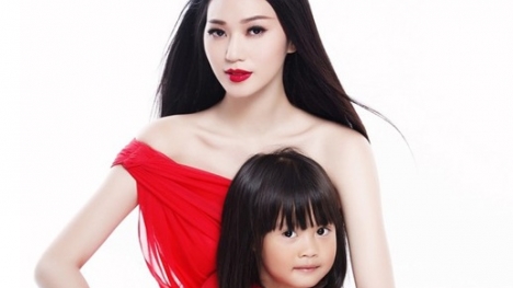 Khánh My chụp ảnh táo bạo để ủng hộ quỹ từ thiện