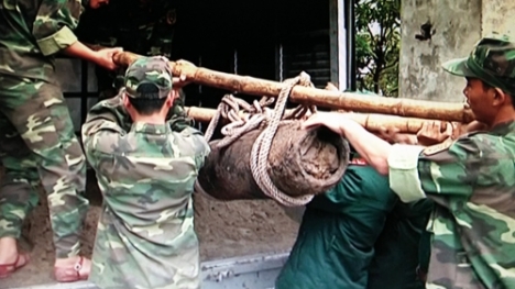 Bom 'khủng” nặng 200kg còn nguyên ngòi nổ ở Hải Phòng