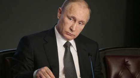 Tổng thống Putin tự cắt giảm 10\% lương của chính mình