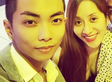 Khánh Thi vác bụng bầu đi xem phim cùng chồng kém 12 tuổi