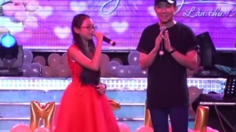 Phương Mỹ Chi, Trấn Thành ngẫu hứng song ca 'Em đi trên cỏ non'