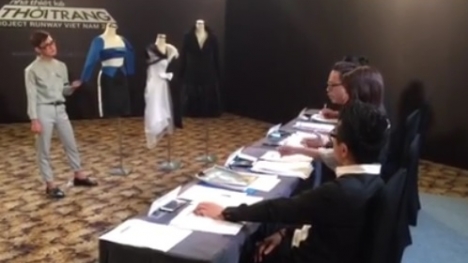 Clip: Thí sinh cho mẫu nam mặc đầm tranh cãi tay đôi với giám khảo Project Runway