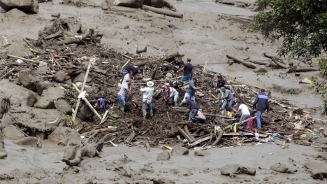 Video: Sập núi kinh hoàng ở Colombia 61 người thiệt mạng