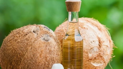 6 cách dưỡng da mặt bằng dầu dừa tự nhiên và hiệu quả