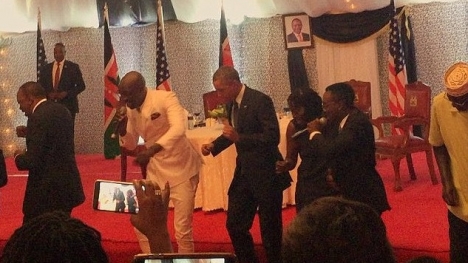 Video: Tổng thống Obama cao hứng nhảy cùng các ngôi sao nhạc pop