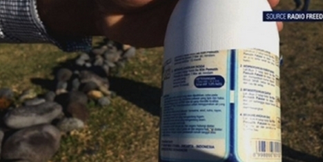 Phát hiện chai nước TQ trôi dạt gần mảnh vỡ nghi của MH370