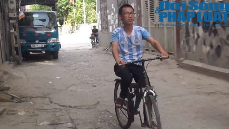 Ông bố 9x xin việc giữa đường mua sữa cho con: Có gì là nhục nhã!