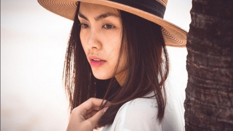 Tăng Thanh Hà khoe ảnh đẹp rạng rỡ của cô Trúc 'Bỗng dưng muốn khóc'