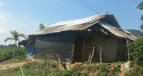 Bé gái bị “yêu râu xanh” giở trò đồi bại tại căn nhà xập xệ