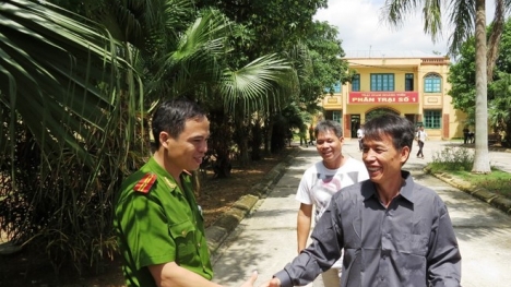 Ông Đoàn Văn Vươn nhận đặc xá: 'Chỉ mong ngóng đến trời sáng'