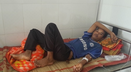 Ăn thịt chó ốm, 6 người bị ngộ độc 