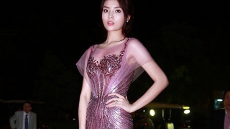 Sao Việt đẹp tuần qua: Kỳ Duyên quyến rũ với đầm xuyên thấu