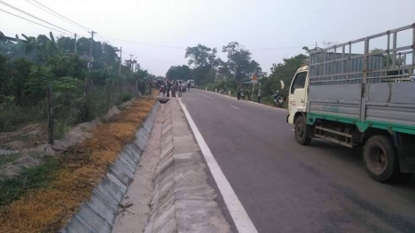 Thanh niên làng hỗn chiến, hai trung úy công an thương vong