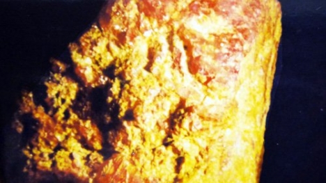 Giá trị bí ẩn của viên ruby nặng hơn 10 nghìn carat ở Yên Bái