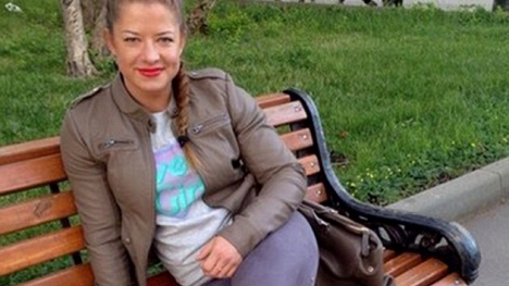 Nữ vận động viên  bạc trắng đầu vì ham tập thể hình