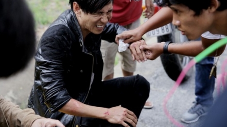 Lý Hải gặp nạn, thoát chết trong gang tấc trước đầu xe tải