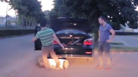 Chiêu giải quyết va chạm giao thông độc nhất vô nhị