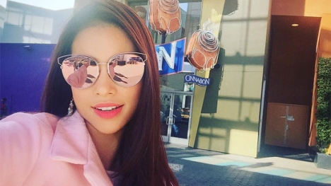 Phạm Hương khoe vẻ đẹp rạng rỡ trên đất Mỹ