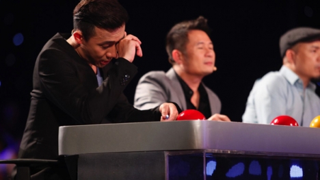 Trấn Thành, Bằng Kiều rơi nước mắt trước thí sinh bị tật