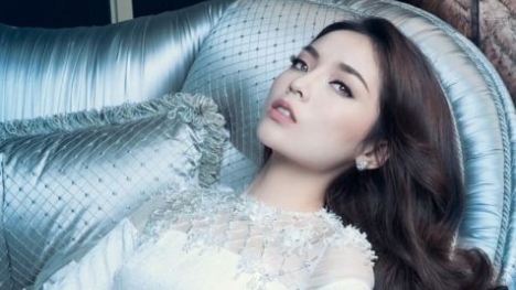 Facebook sao Việt: Hoa hậu Kỳ Duyên đẹp mơ màng trong hình ảnh mới