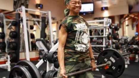 Cụ bà 77 tuổi có thể nâng tạ gấp đôi cơ thể