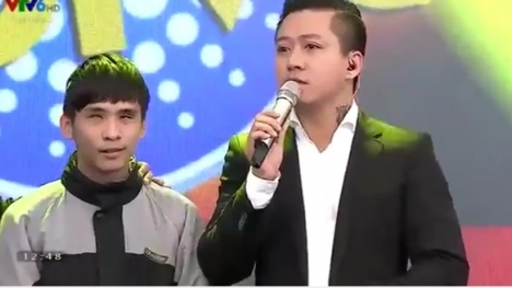 Tuấn Hưng rơi nước mắt khi song ca cùng fan khiếm thị