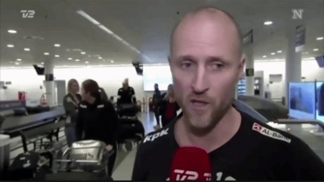 Video: Cô gái biến mất bí ẩn trên sóng truyền hình trực tiếp